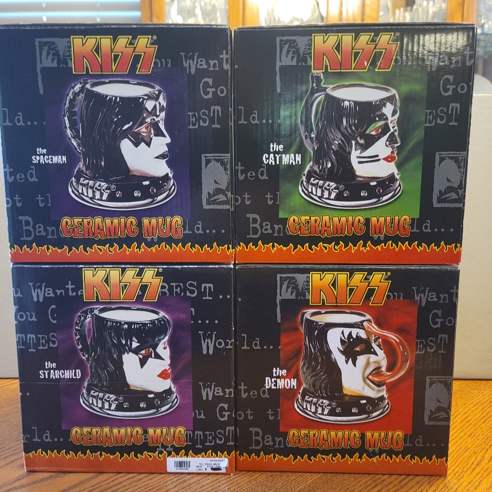 SET OF 4  KISS CERAMIC MUGS